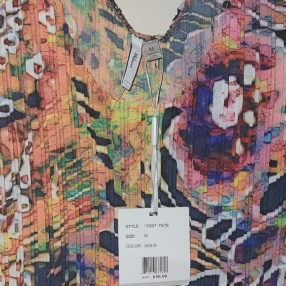 Milano short sleeve accordion fabric blouse. - Picture 2 of 2